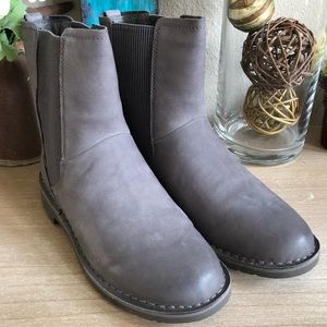 ugg larra